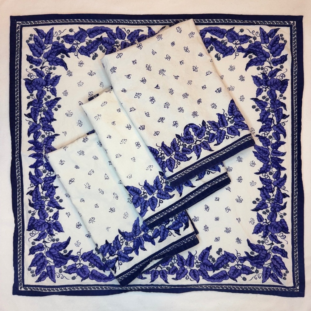Williams Sonoma Cloth Napkins Providence Collection Floral‎ Bee Blue White 20"